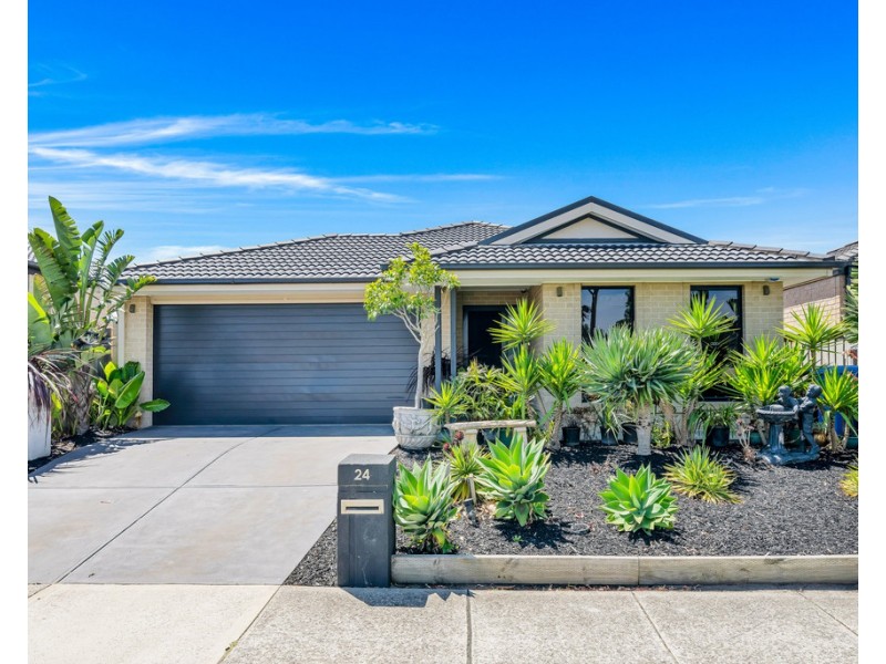 24 Goulburn Street, Cranbourne East VIC 3977