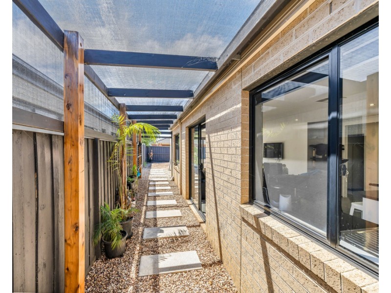 24 Goulburn Street, Cranbourne East VIC 3977