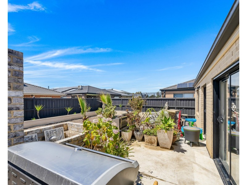 24 Goulburn Street, Cranbourne East VIC 3977