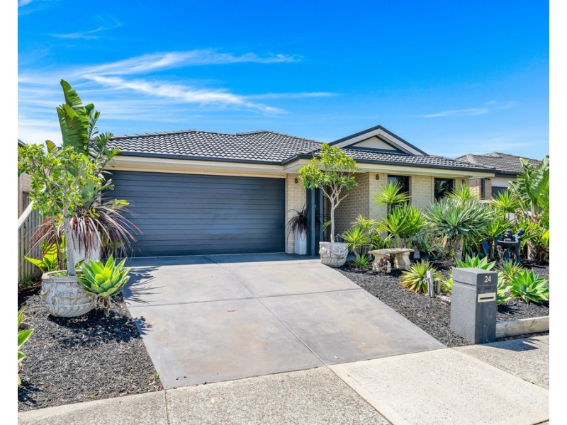 24 Goulburn Street, Cranbourne East VIC 3977
