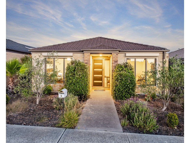 5 Pallyang Lane, Cranbourne East VIC 3977