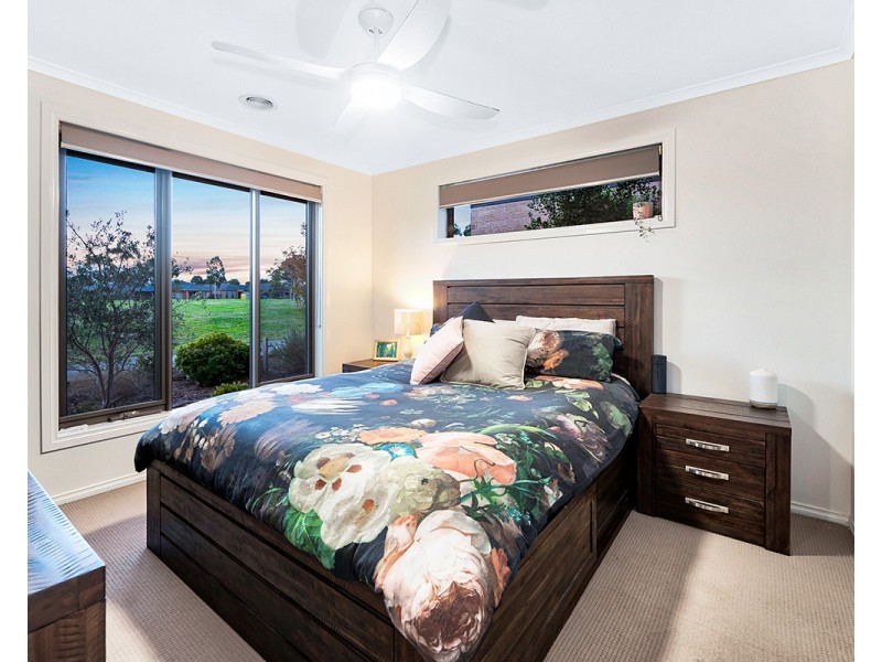 5 Pallyang Lane, Cranbourne East VIC 3977