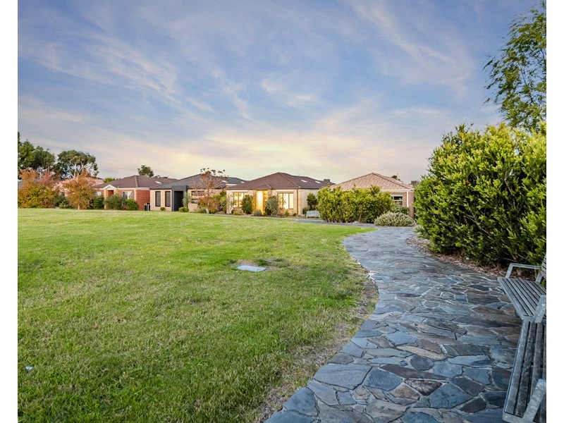 5 Pallyang Lane, Cranbourne East VIC 3977