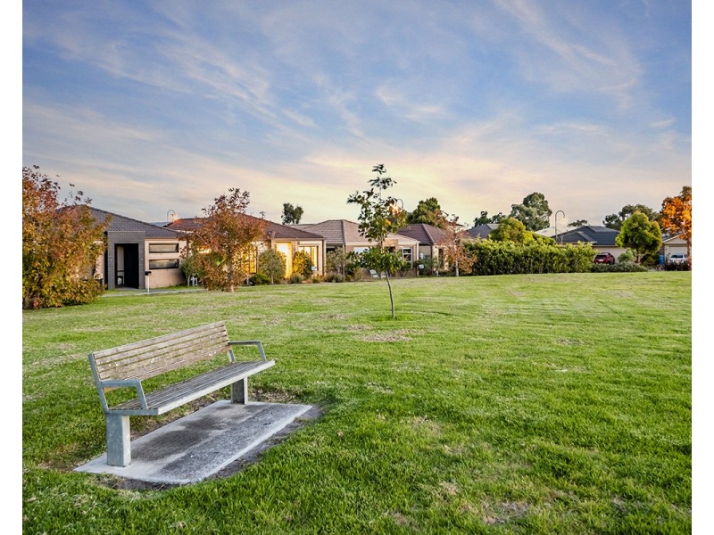 5 Pallyang Lane, Cranbourne East VIC 3977