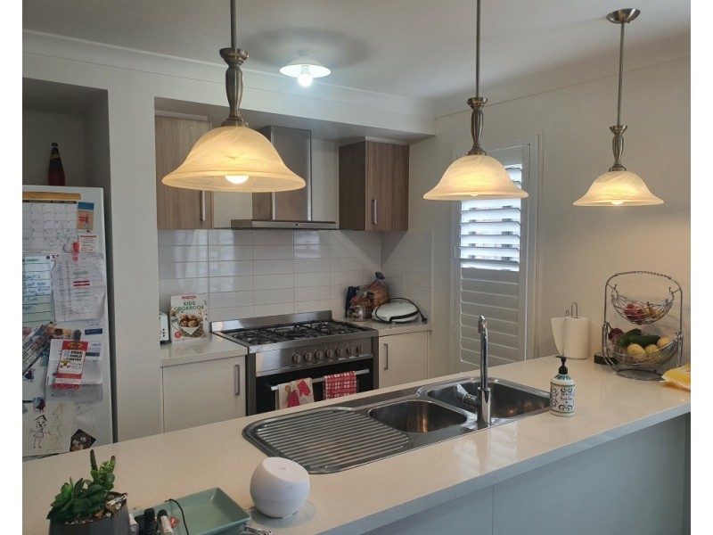 4 Carisbrooke Way, Clyde North VIC 3978