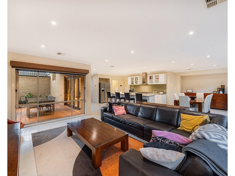 20 Abrus Circuit, Cranbourne North VIC 3977