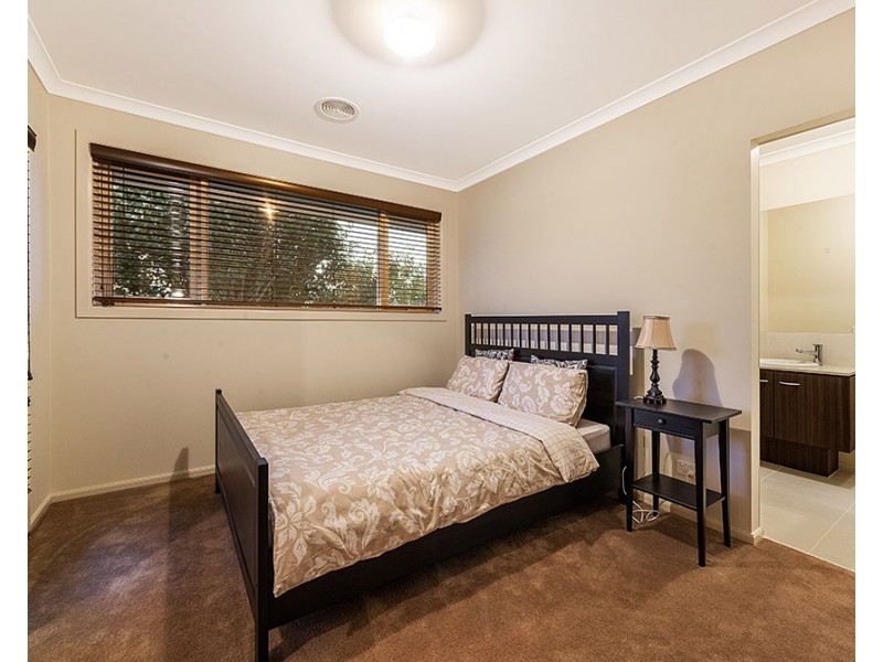 20 Abrus Circuit, Cranbourne North VIC 3977