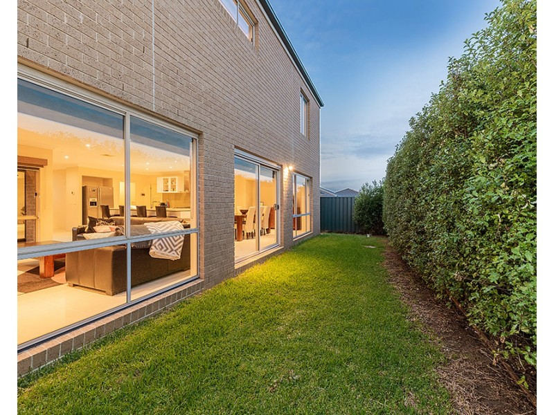 20 Abrus Circuit, Cranbourne North VIC 3977