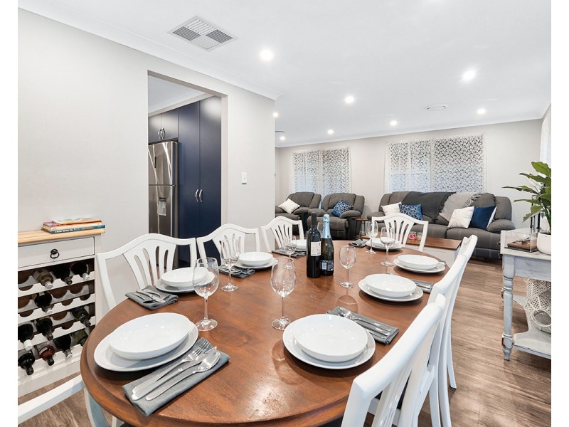 11 Horsfield Street, Cranbourne North VIC 3977