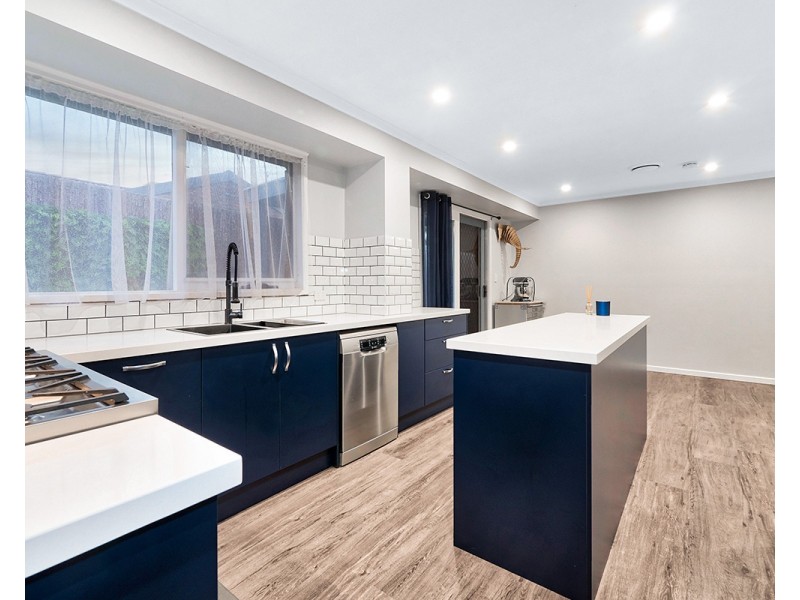 11 Horsfield Street, Cranbourne North VIC 3977