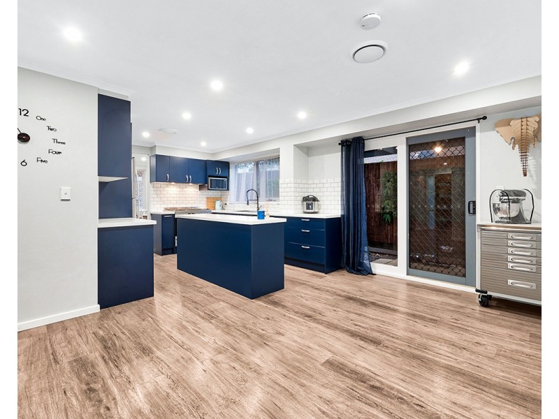 11 Horsfield Street, Cranbourne North VIC 3977