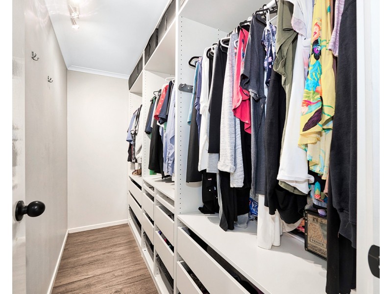 11 Horsfield Street, Cranbourne North VIC 3977