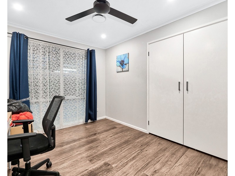 11 Horsfield Street, Cranbourne North VIC 3977