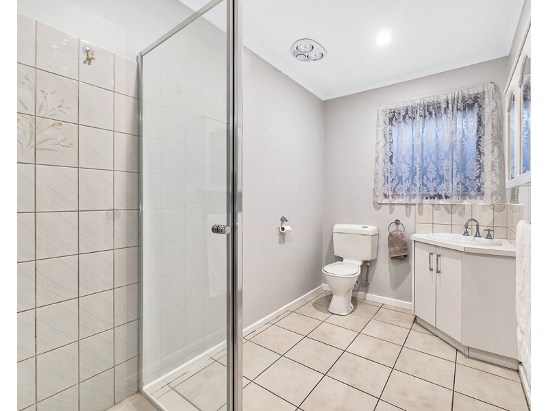 11 Horsfield Street, Cranbourne North VIC 3977
