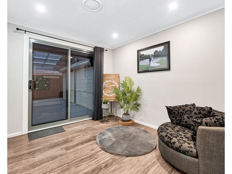 11 Horsfield Street, Cranbourne North VIC 3977