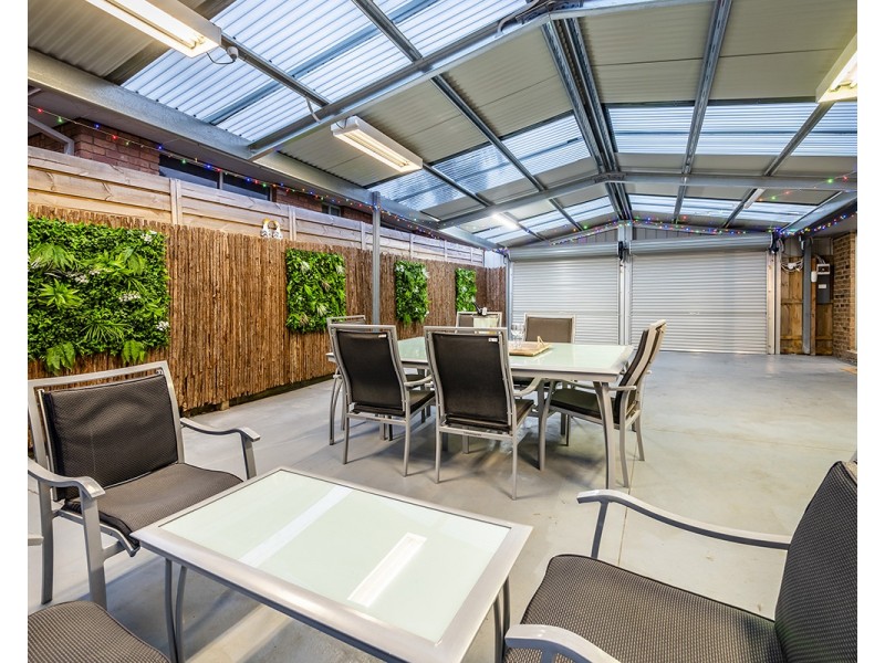 11 Horsfield Street, Cranbourne North VIC 3977