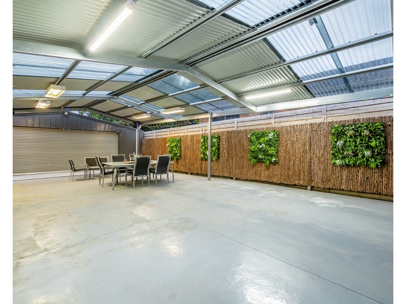 11 Horsfield Street, Cranbourne North VIC 3977