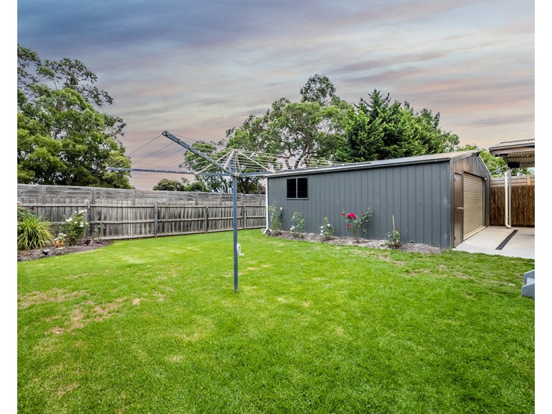 11 Horsfield Street, Cranbourne North VIC 3977
