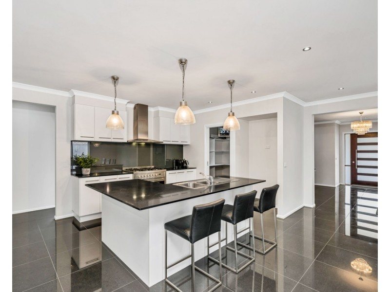 12 Gregson Grove, Lyndhurst VIC 3975