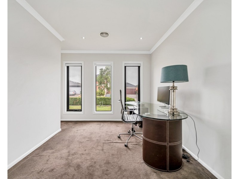 12 Gregson Grove, Lyndhurst VIC 3975