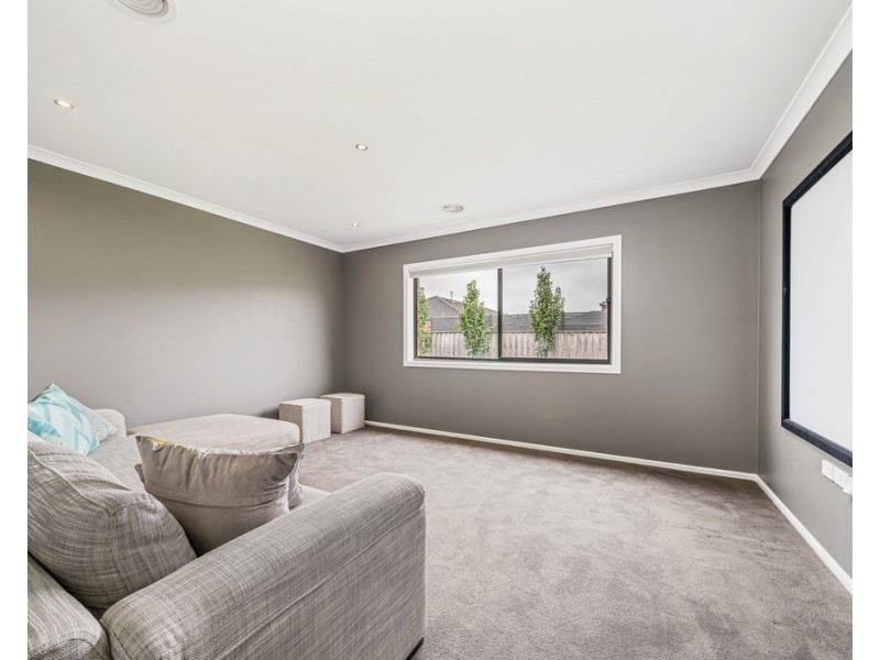 12 Gregson Grove, Lyndhurst VIC 3975