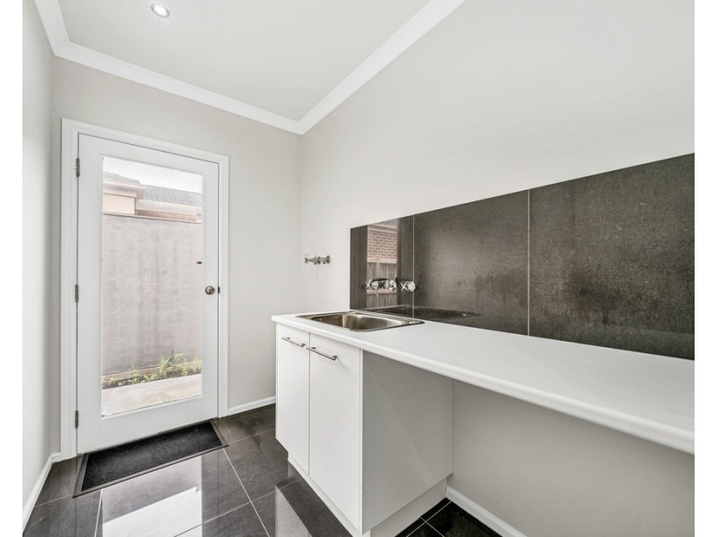 12 Gregson Grove, Lyndhurst VIC 3975