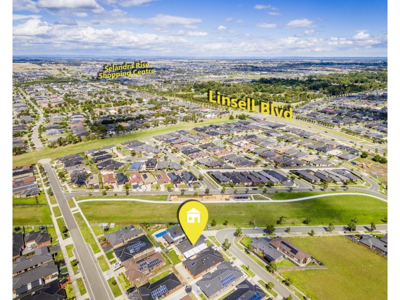 15 Ballymena Crescent, Cranbourne East VIC 3977