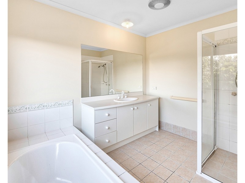 13 Brookville Court, Narre Warren South VIC 3805