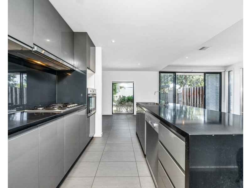 12 Alarah Boulevard, Cranbourne West VIC 3977