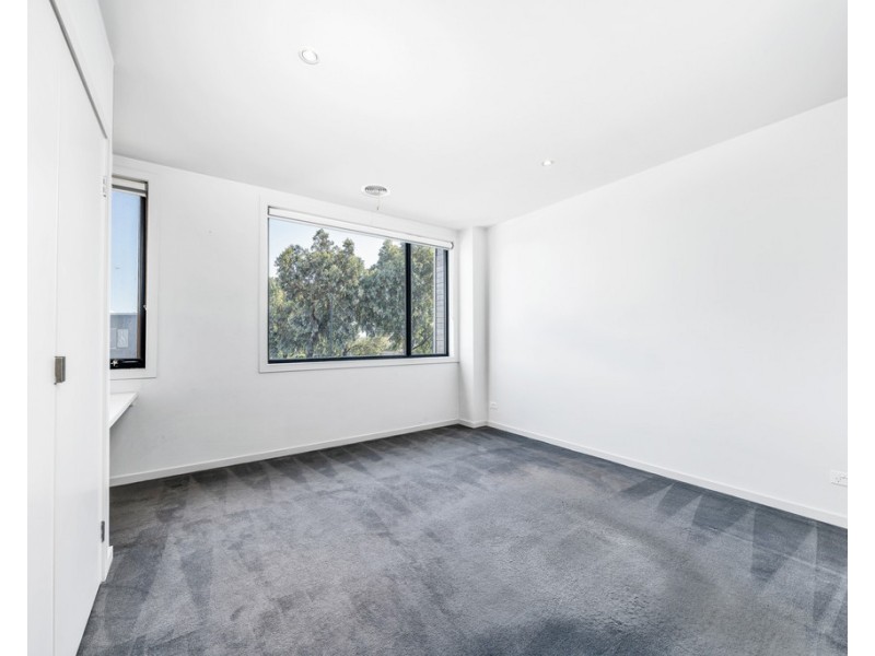 12 Alarah Boulevard, Cranbourne West VIC 3977