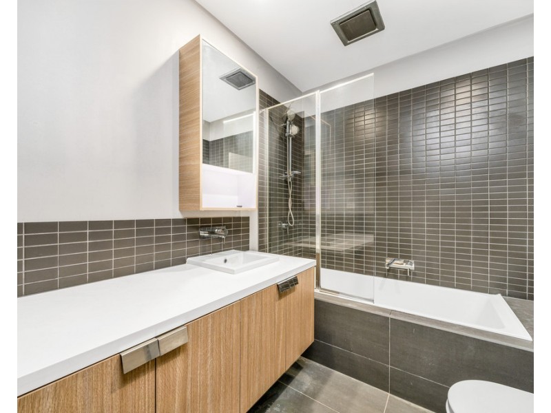 12 Alarah Boulevard, Cranbourne West VIC 3977