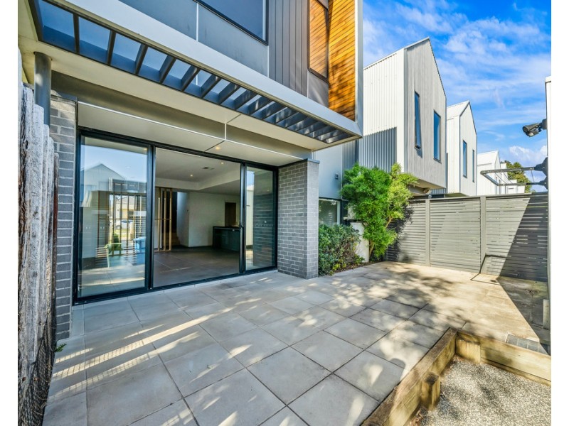 12 Alarah Boulevard, Cranbourne West VIC 3977