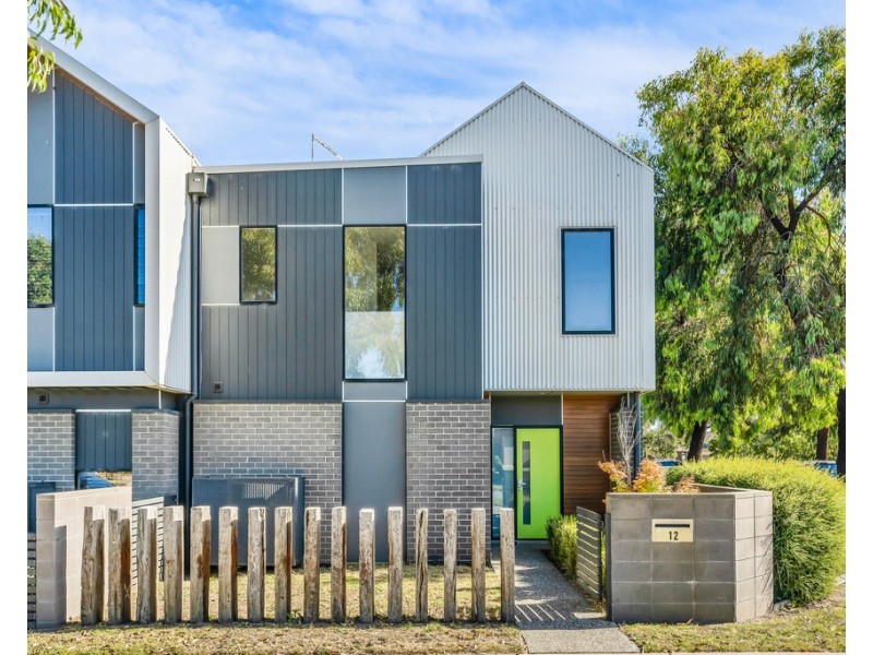 12 Alarah Boulevard, Cranbourne West VIC 3977
