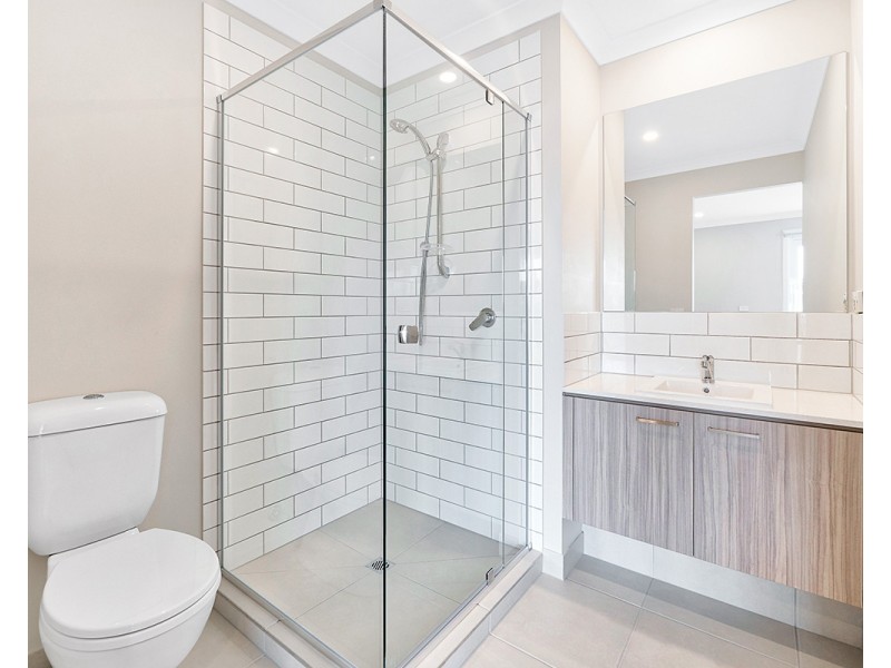 10 Hacienda Lane, Clyde North VIC 3978