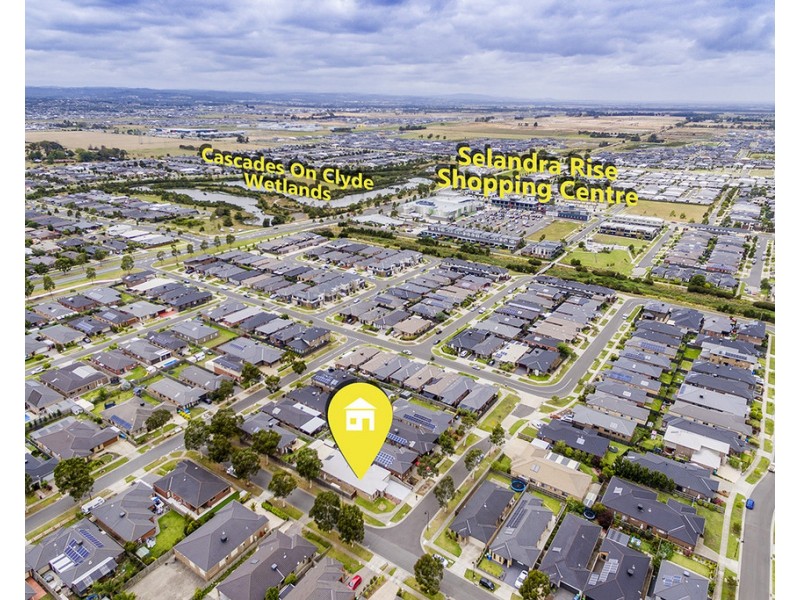 2 Bradshaw Way, Cranbourne East VIC 3977