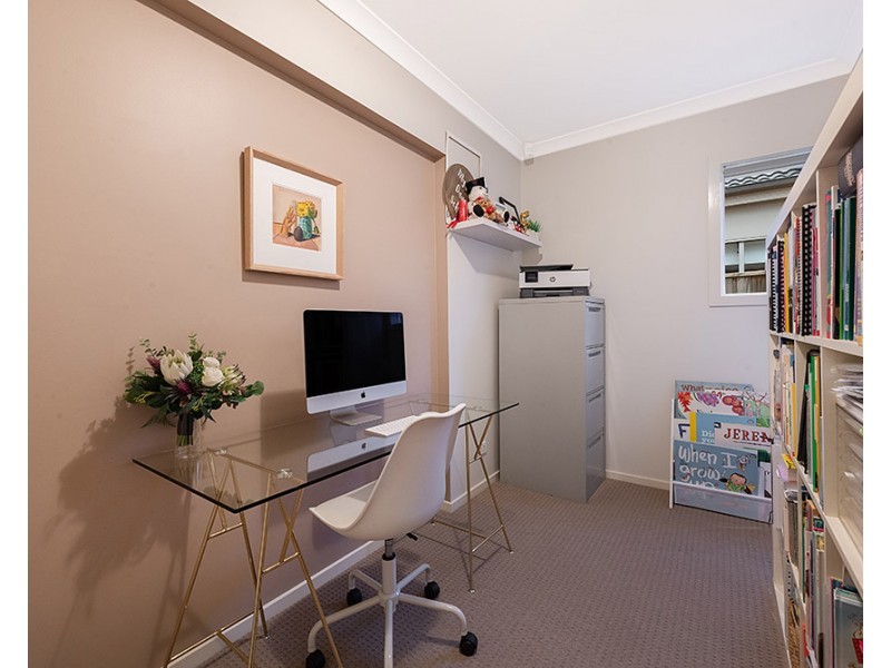 2 Bradshaw Way, Cranbourne East VIC 3977