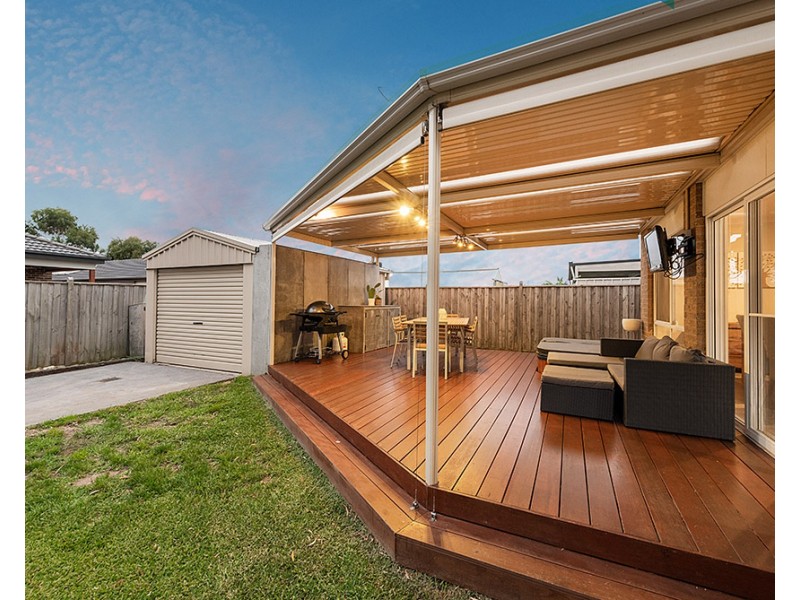 2 Bradshaw Way, Cranbourne East VIC 3977
