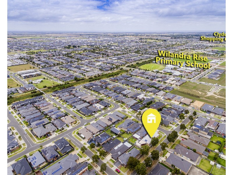 2 Bradshaw Way, Cranbourne East VIC 3977