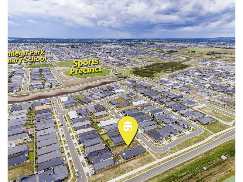 16 (Lot 1702) Walhallow Drive, Clyde North VIC 3978