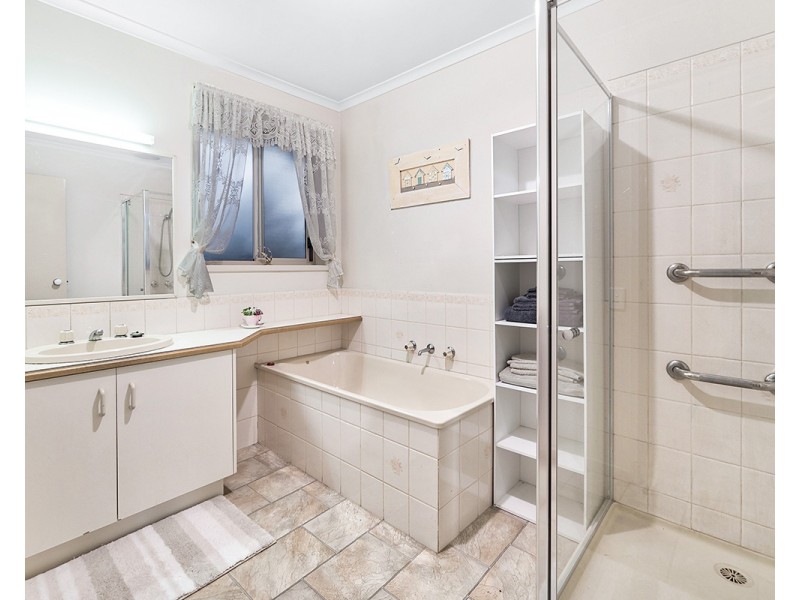 2 Glendoon Road, Junction Village VIC 3977