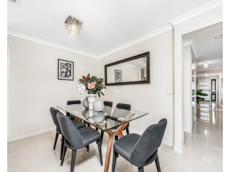 31 Albida Parade, Lyndhurst VIC 3975