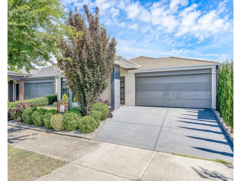 31 Albida Parade, Lyndhurst VIC 3975