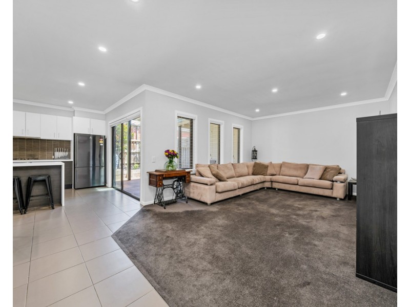 31 Rush Lily Drive, Officer VIC 3809