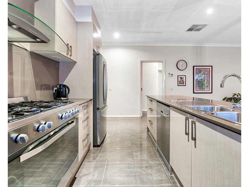 61 Burford Way, Cranbourne North VIC 3977