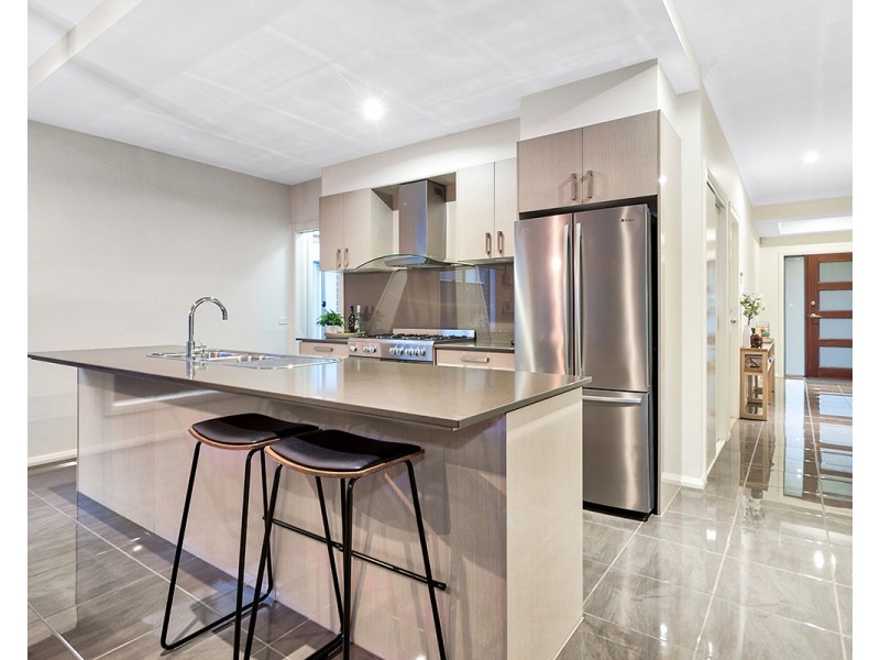 61 Burford Way, Cranbourne North VIC 3977