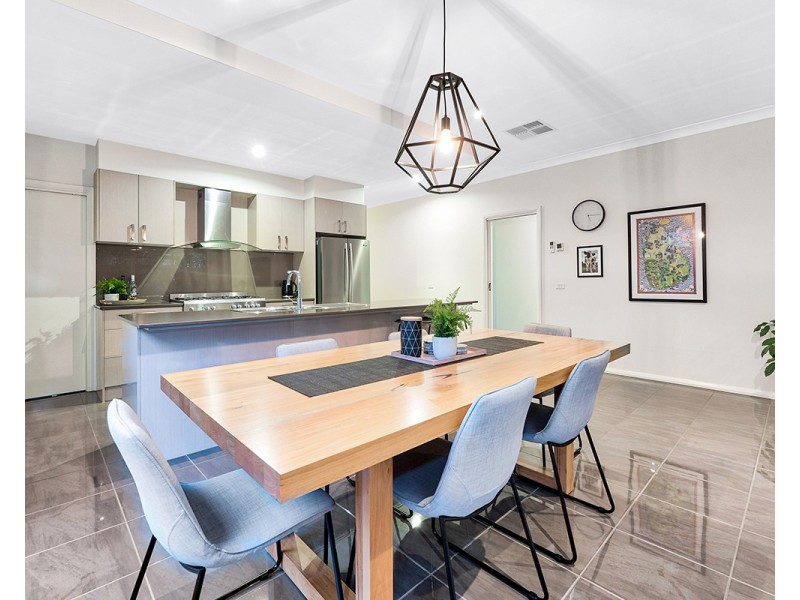 61 Burford Way, Cranbourne North VIC 3977