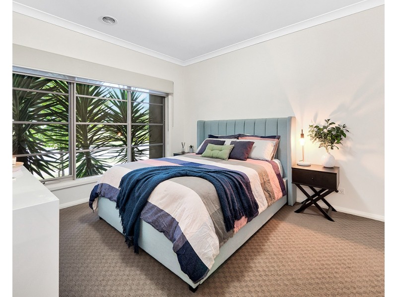 61 Burford Way, Cranbourne North VIC 3977
