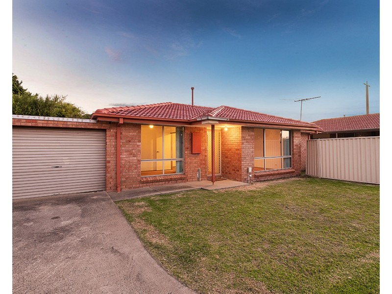 2/220-222 Monahans Road, Cranbourne VIC 3977