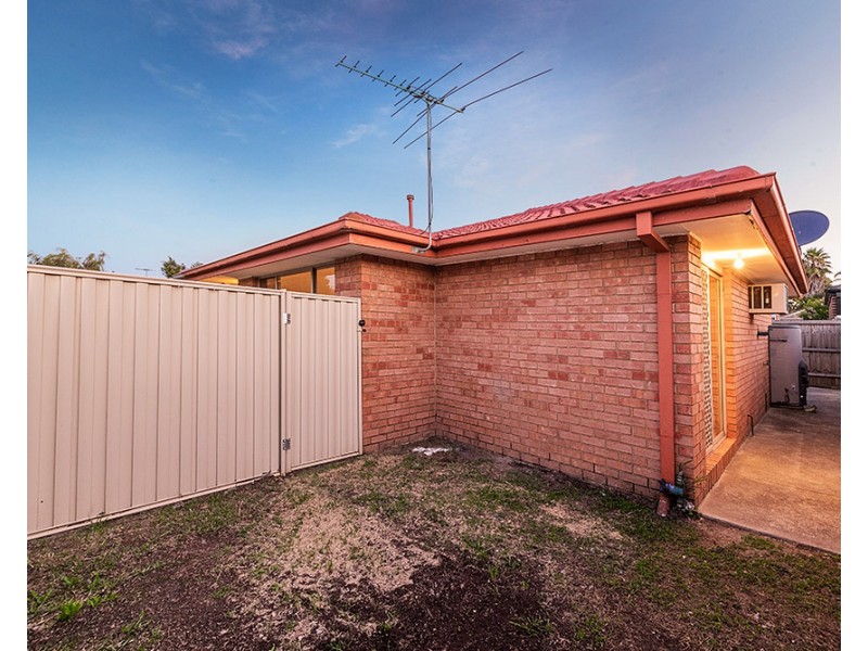 2/220-222 Monahans Road, Cranbourne VIC 3977