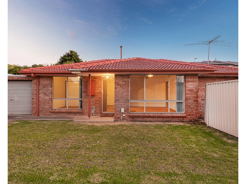 2/220-222 Monahans Road, Cranbourne VIC 3977